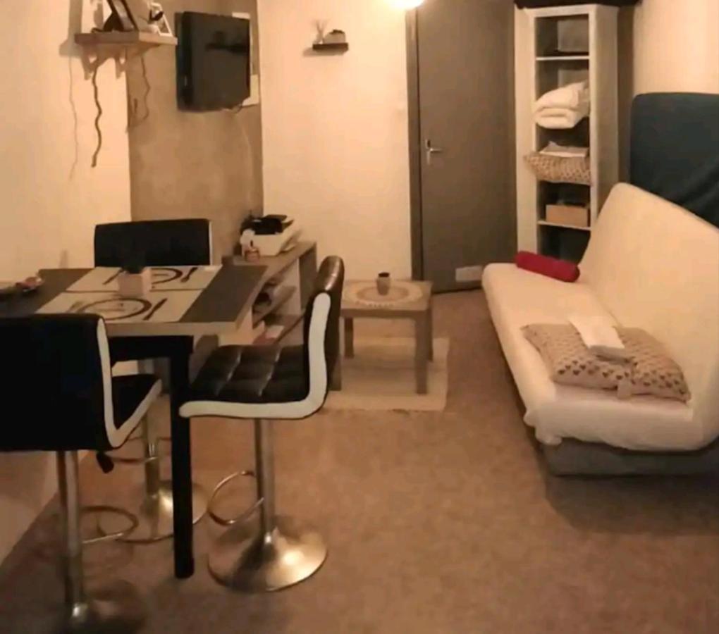 Charmant Studio Appartement Tarascon-sur-Ariège Buitenkant foto